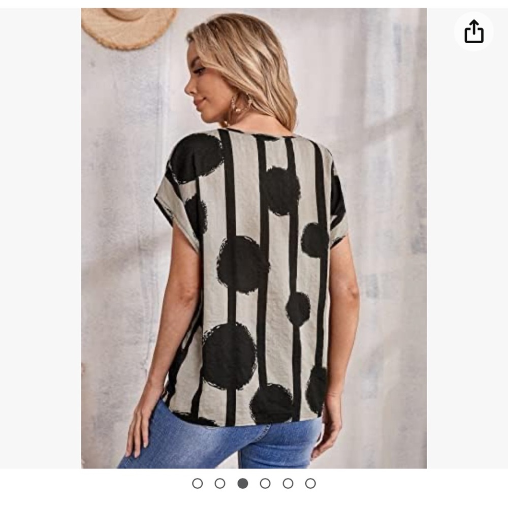 EMERY ROSE GRAPHIC PRINT BLOUSE - Picture 2 of 6